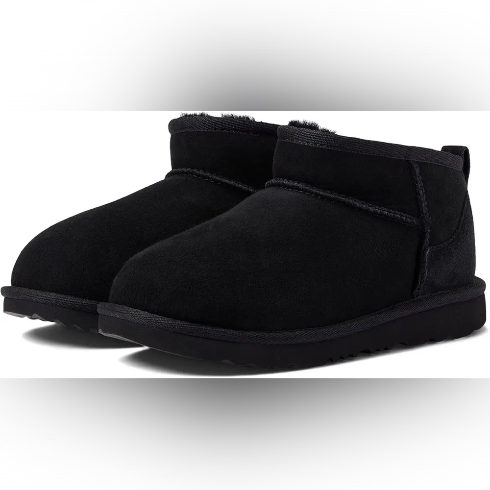 New Kids UGG Classic Ultra Mini Boots Black